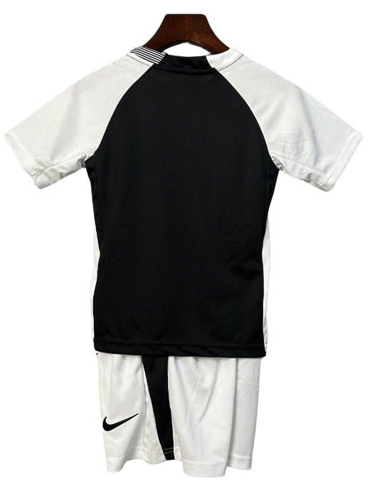 Corinthians 25/26 I Away Kids Version