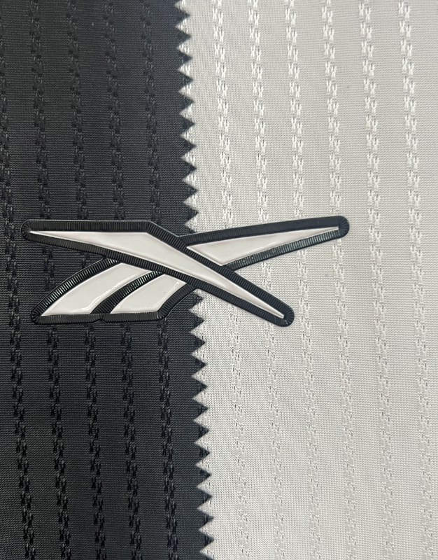 camisa-Botafogo-fogao-estrelasolitaria-home-i-preto-branco-igorjesus-maracana-niltonsantos-rj-rebook-torcedor-jogador-24-25-7