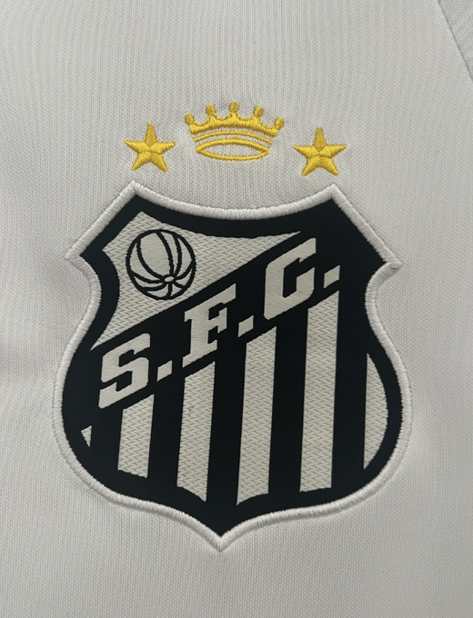 camisa-Santos-alvinegro-praiano-vilabermiro-home-i-branco-preto-neymar-neymarjr-njr-pele-meninosdavila-umbro-torcedor-jogador-24-25-11