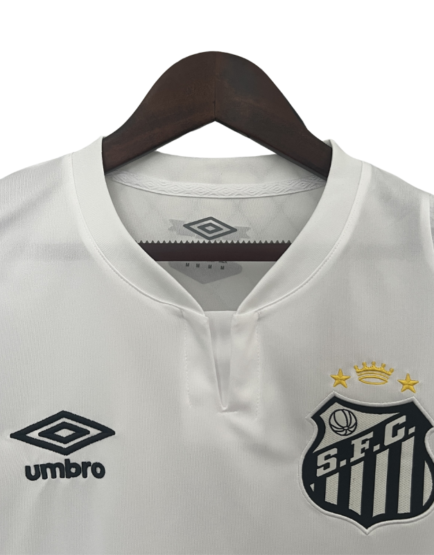 camisa-Santos-alvinegro-praiano-vilabermiro-home-i-branco-preto-neymar-neymarjr-njr-pele-meninosdavila-umbro-torcedor-jogador-24-25-12