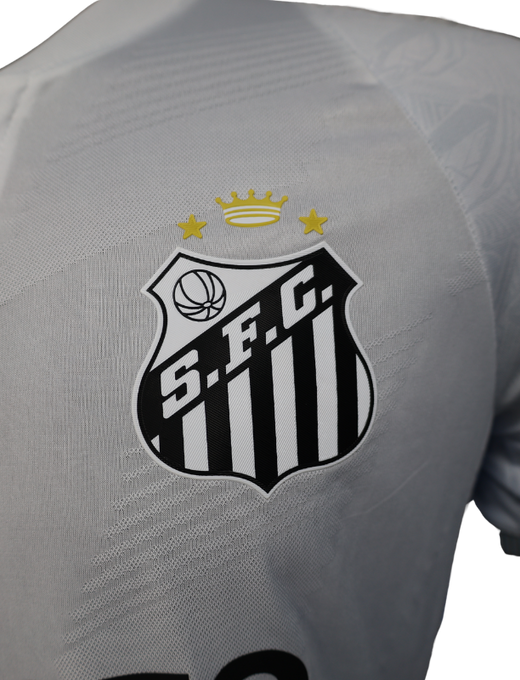 camisa-Santos-alvinegro-praiano-vilabermiro-home-i-branco-preto-neymar-neymarjr-njr-pele-meninosdavila-umbro-torcedor-jogador-24-25-3