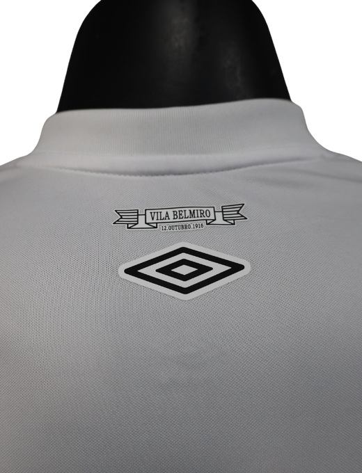 camisa-Santos-alvinegro-praiano-vilabermiro-home-i-branco-preto-neymar-neymarjr-njr-pele-meninosdavila-umbro-torcedor-jogador-24-25-7