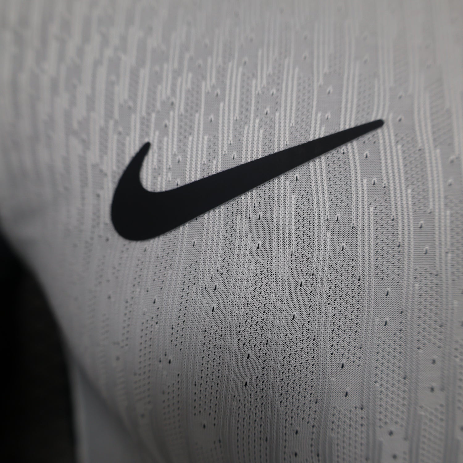 camisa-corinthians-home-i-branco-preto-memphis-yuri-nike-torcedor-jogador-23-24-6