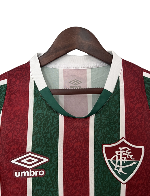 camisa-fluminense-tricolor-home-i-vermelho-branco-verde-grena-renatogaucho-ganso-tricolor-rj-macarana-umbro-torcedor-jogador-24-25-4