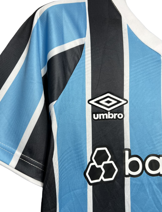 camisa-gremio-grêmio-tricolor-home-i-azul-preto-suarez-ArenadoGremio-rs-riograndedosul-umbro-torcedor-jogador-24-25-3