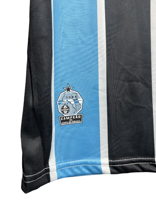 camisa-gremio-grêmio-tricolor-home-i-azul-preto-suarez-ArenadoGremio-rs-riograndedosul-umbro-torcedor-jogador-24-25-4