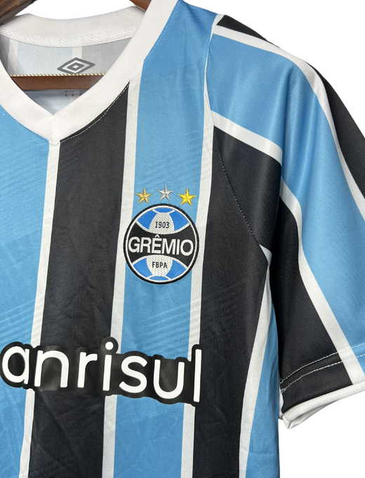camisa-gremio-grêmio-tricolor-home-i-azul-preto-suarez-ArenadoGremio-rs-riograndedosul-umbro-torcedor-jogador-24-25-6
